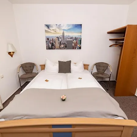 Otel Am Schlosspark 3*