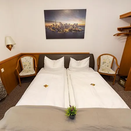 Am Schlosspark 3* Essen