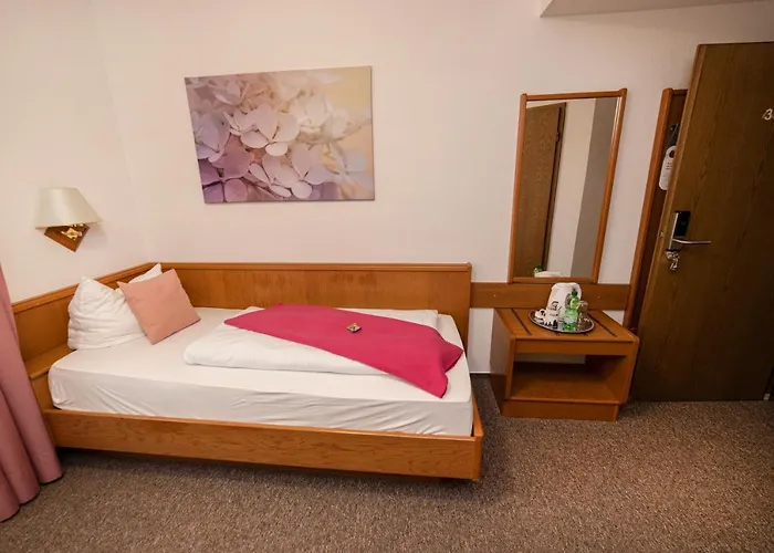 Otel Am Schlosspark Essen