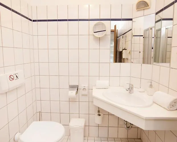 Otel Am Schlosspark 3*