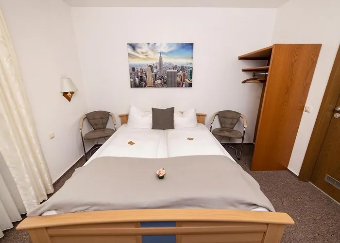 Otel Am Schlosspark 3*