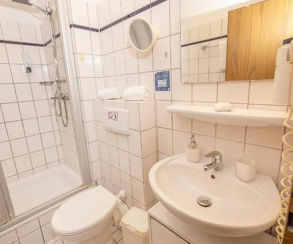 Am Schlosspark Otel 3*