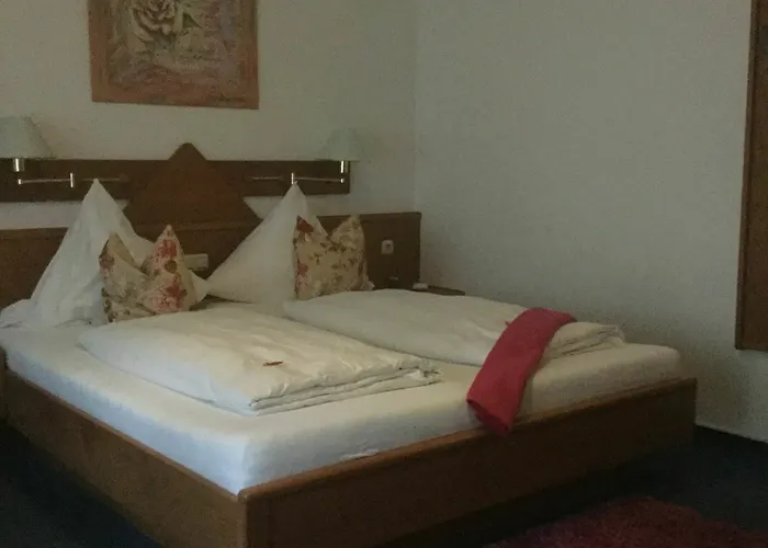 Otel Am Schlosspark 3*